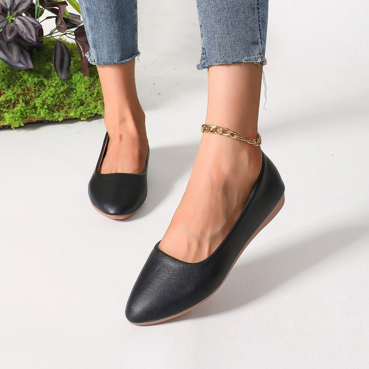 European And American Large Size Flat Bottom Fashion Pointed Toe Shallow Mouth Slope Casual Shoes