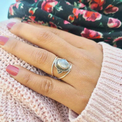 Oval Fashion Simple Personalized Stone Ring